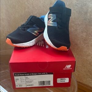 NWT New Balance Infants Fresh Foam Arishi v4 Sneakers Sz: 6